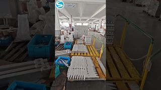 ? Live in der Fabrik: Die Verarbeitung von Lamellenölkühlern in Aktion. #Fabrikprodukte #Maschine #Kühler