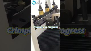 Halbautomatische Crimpmaschine für Kühlertanks ⚙️ Fabrikproduktion#Kühler#Maschine#Fabrikprozess